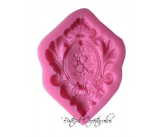 Mulaj medalion baroc