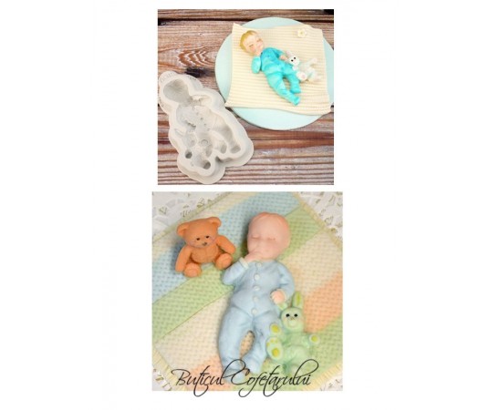 Mulaj forma copil cu jucarie