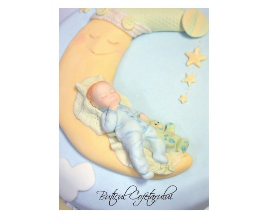 Mulaj forma copil cu jucarie