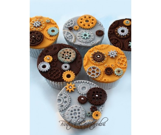 Mulaj steampunk robot 