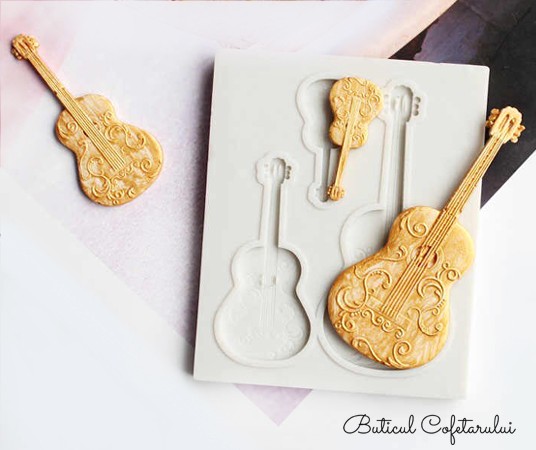 Mulaj chitare decorative