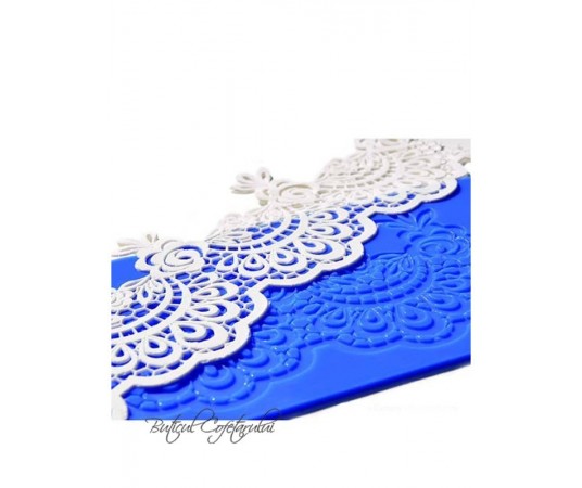 Mulaj dantela lace trandafiri si frunze 